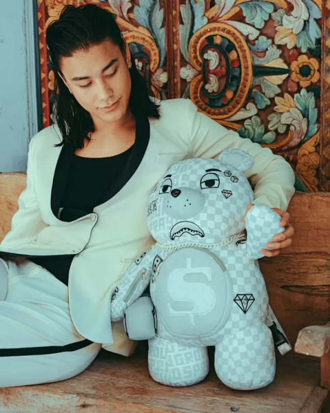 Zaini Sprayground Collezione Split the Check - Peluche MoneyBear con Design Orso Teddy (Edizione Limitata Perla)

：

Zaini Unicornio Sprayground - Linea Split the Check con Orsetto MoneyBear in Tessuto Perlato (Design Esclusivo)