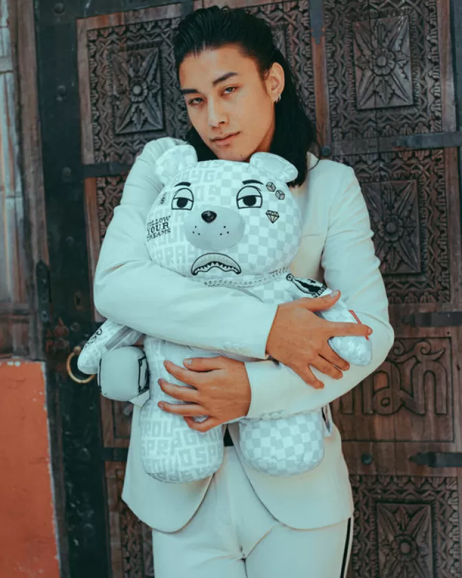 Zaini Sprayground Collezione Split the Check - Peluche MoneyBear con Design Orso Teddy (Edizione Limitata Perla)

：

Zaini Unicornio Sprayground - Linea Split the Check con Orsetto MoneyBear in Tessuto Perlato (Design Esclusivo)