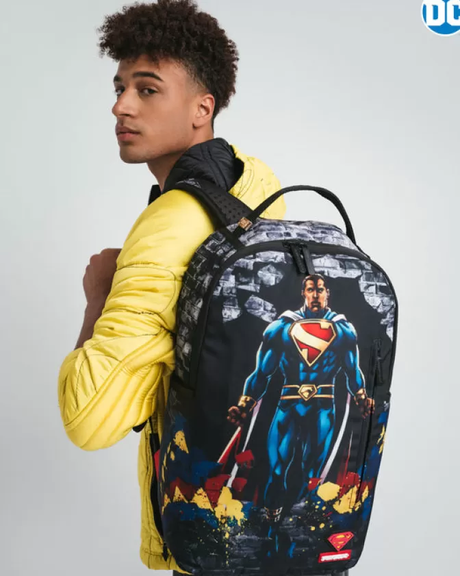 Zaini Sprayground Superman: Stile Iconico, Avventura Senza Limiti - Design Edizione Speciale per Viaggi Dinamici