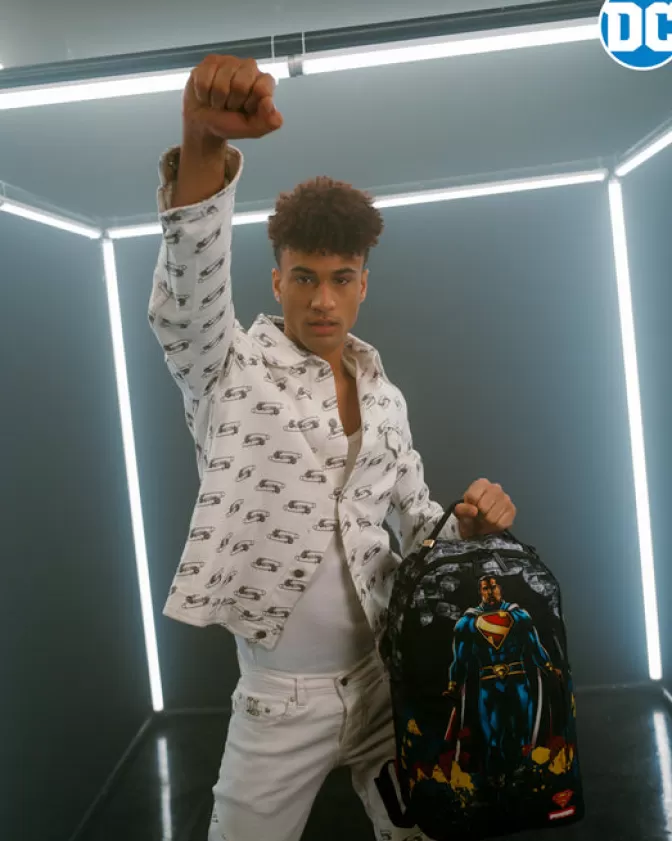 Zaini Sprayground Superman: Stile Iconico, Avventura Senza Limiti - Design Edizione Speciale per Viaggi Dinamici