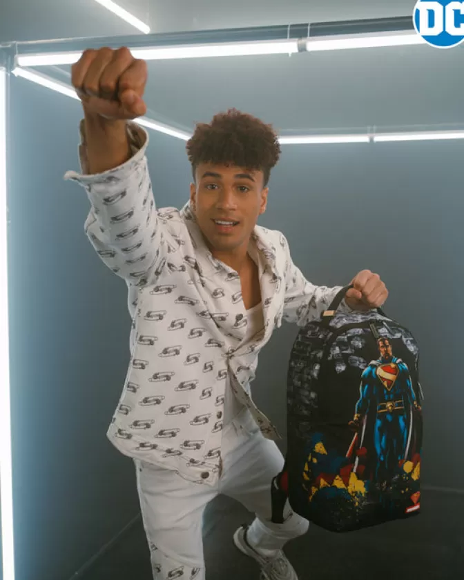 Zaini Sprayground Superman: Stile Iconico, Avventura Senza Limiti - Design Edizione Speciale per Viaggi Dinamici