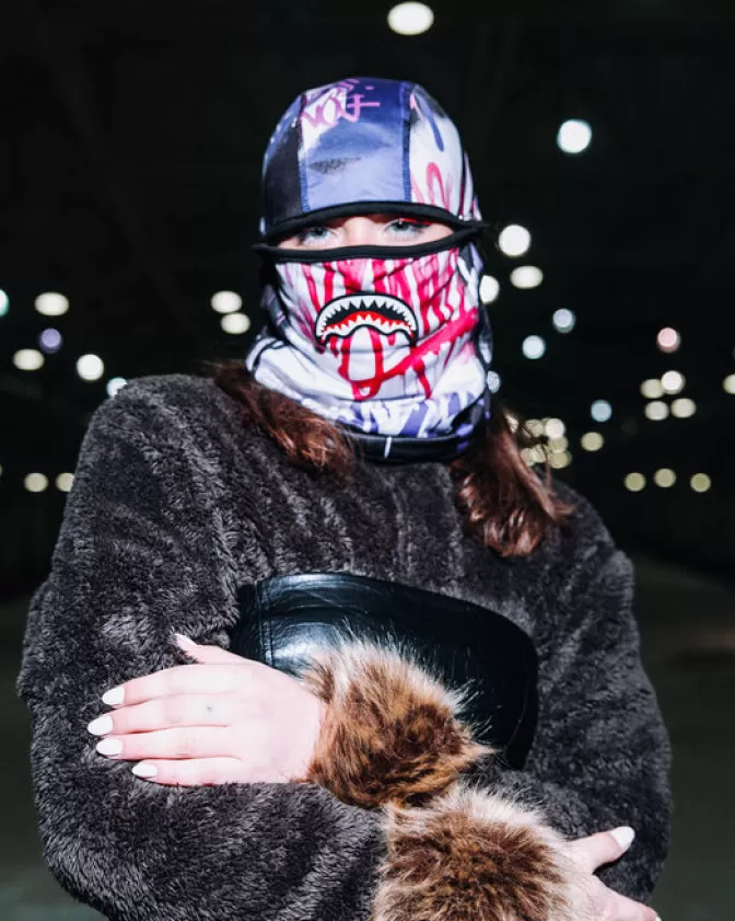Passamontagna Sprayground - Essential Stile Urbano con Design Avveniristico | Accessori Invernali Tecnici per Temperature Estreme