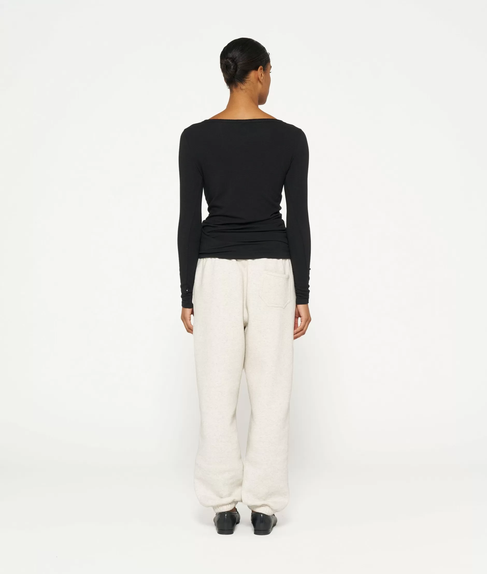 Maglia a Maniche Lunghe con Scollo a Barchetta - T-Shirt Confortevole in Cotone per Donna, Stile Minimal e Versatile per 10 Giorni di Abbinamenti, Ideale per Stilare un Guardaroba Essenziale