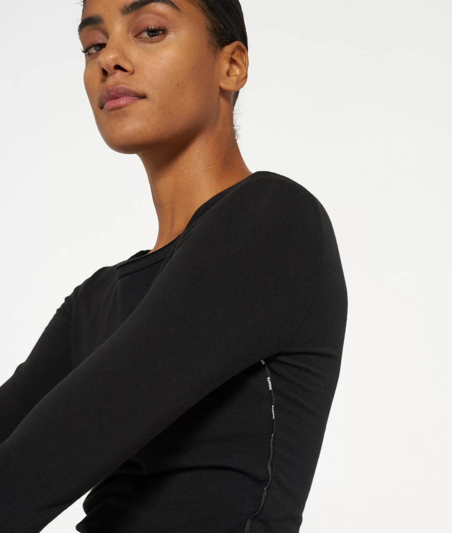 Maglia a Maniche Lunghe con Scollo a Barchetta - T-Shirt Confortevole in Cotone per Donna, Stile Minimal e Versatile per 10 Giorni di Abbinamenti, Ideale per Stilare un Guardaroba Essenziale