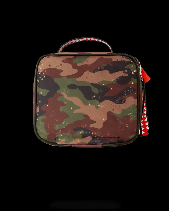 Sprayground Presenta! Kit Snack Lil Tjay - Energia Istantanea al Tuo Stile  

Zaino Tascabile Sprayground x Lil Tjay - Carica Rapida Snack Edition  

Edizione Speciale Sprayground: Pacchetto Snack Veloce Firmato Lil Tjay  

Snack Pack Esclusivo - La Scossa Energetica di Lil Tjay by Sprayground  

Confezione Snack Sprayground: Turbo Boost Stile Lil Tjay