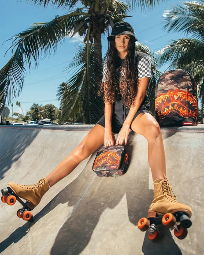 Sprayground Presenta! Kit Snack Lil Tjay - Energia Istantanea al Tuo Stile  

Zaino Tascabile Sprayground x Lil Tjay - Carica Rapida Snack Edition  

Edizione Speciale Sprayground: Pacchetto Snack Veloce Firmato Lil Tjay  

Snack Pack Esclusivo - La Scossa Energetica di Lil Tjay by Sprayground  

Confezione Snack Sprayground: Turbo Boost Stile Lil Tjay