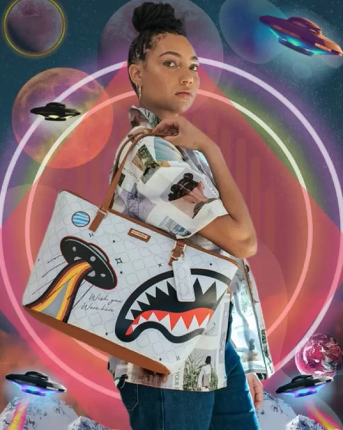 Sprayground Borsa UFO - Stampa Fantasia con Tinte Vivaci e Stile Futuristico