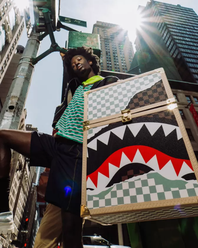 Zaino Sprayground Collezione Endeavour Impetuoso II - Design Shark Chaturanga Modello 1900 per Avventure Urbane