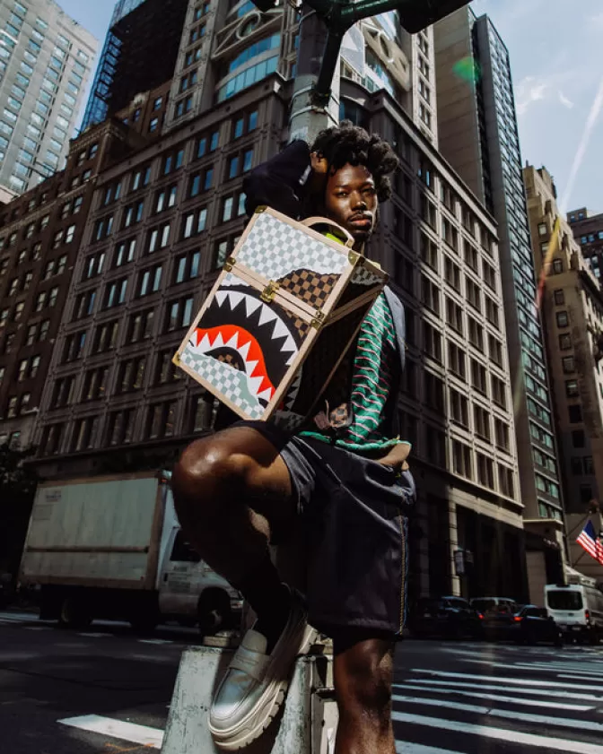 Zaino Sprayground Collezione Endeavour Impetuoso II - Design Shark Chaturanga Modello 1900 per Avventure Urbane