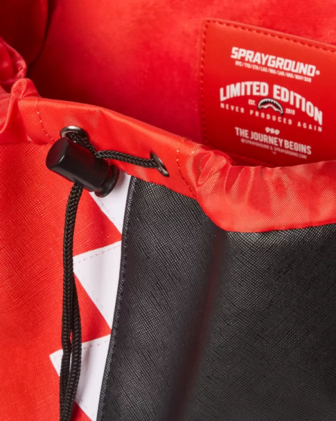 Zaino Sprayground Hills - Design Esclusivo con Taglio Verticale a Pinna di Squalo e Ricami Collinari