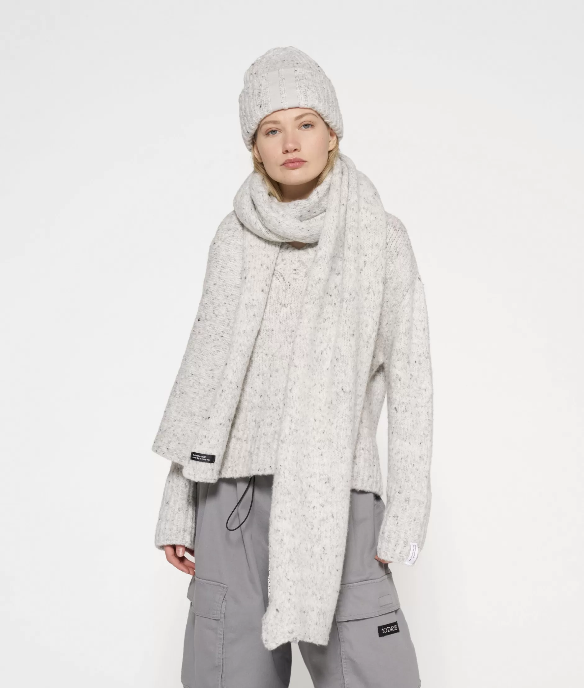 Maglione Donna con Scollatura a V - Intreccio Morbido 10 Giorni