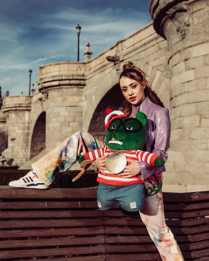 Sprayground Zaini Peluche Originali: Cerca Waldo e Money Bear - Design Unico da Collezione